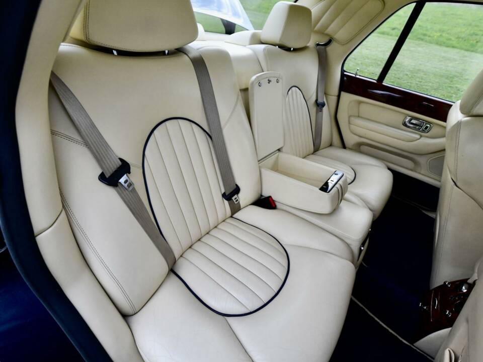 Imagen 41/50 de Bentley Arnage Green Label (1999)