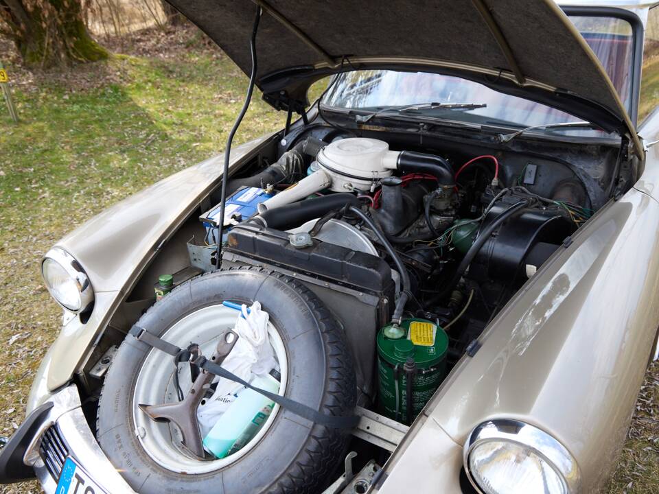 Image 22/28 of Citroën ID 19 (1966)