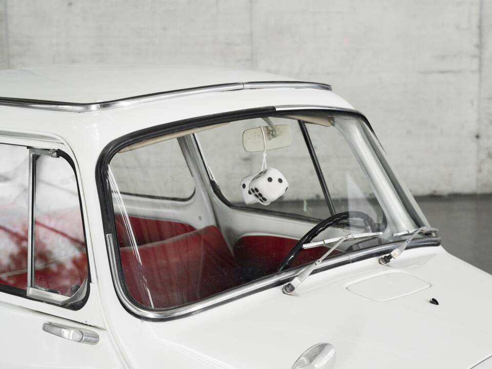Image 25/48 of Subaru 360 (1970)