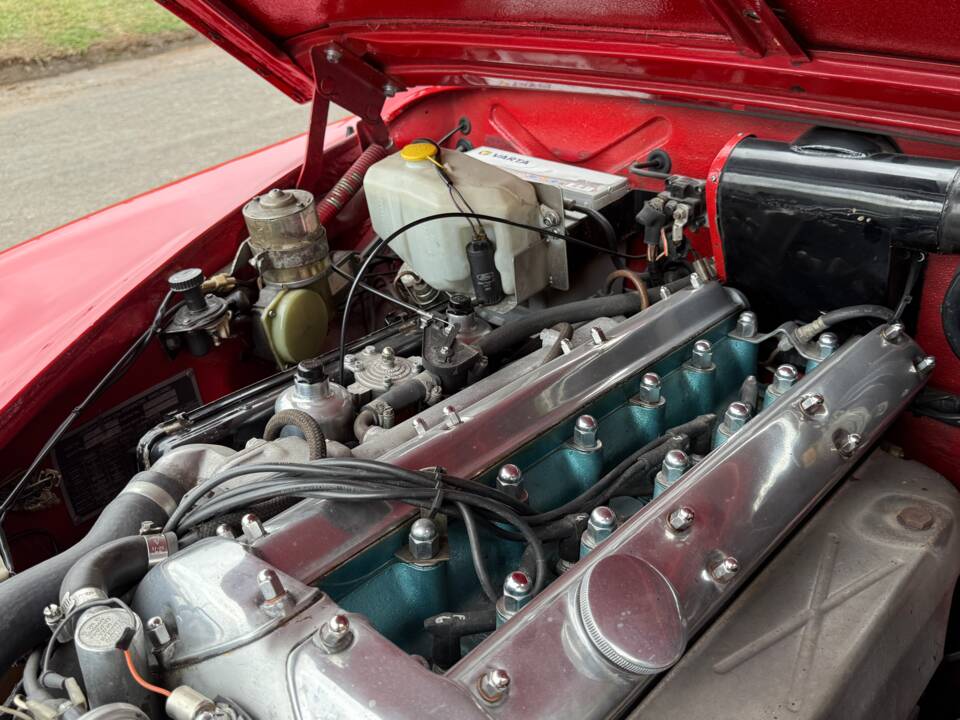 Image 12/36 of Jaguar Mk II 3.8 (1964)