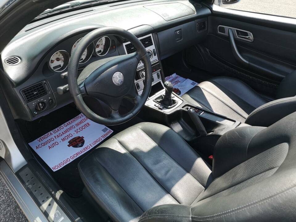 Imagen 16/38 de Mercedes-Benz SLK 200 Kompressor (2002)