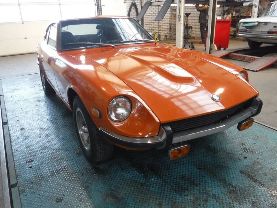 Image 5/50 of Datsun 240 Z (1972)