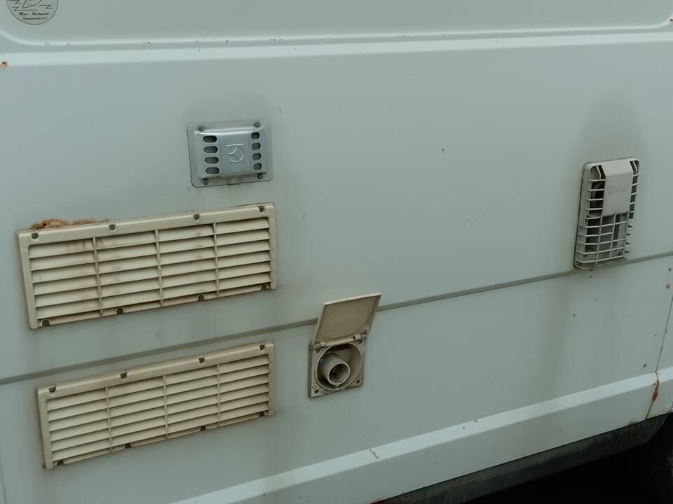 Image 37/50 of Peugeot J5 2.0 (1983)