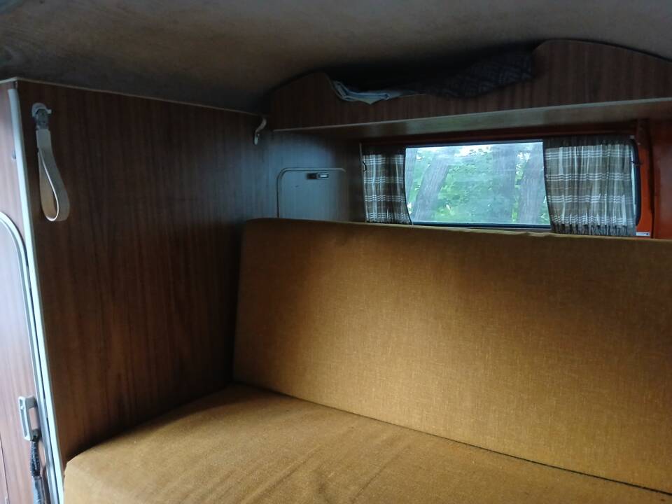 Image 12/21 of Volkswagen T2b Westfalia (1973)