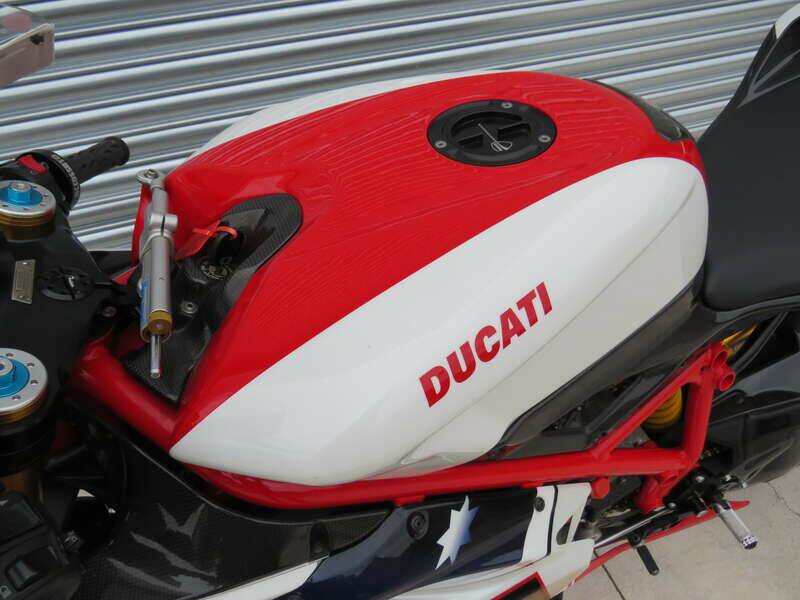 Bild 17/44 von Ducati DUMMY (2010)