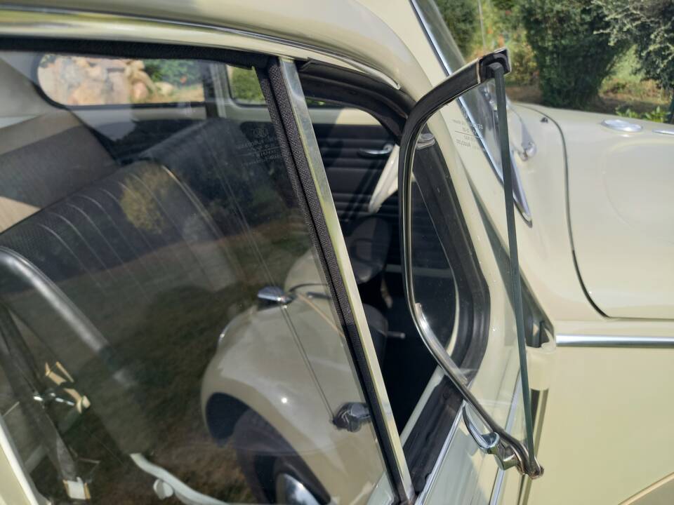 Image 34/137 of Volkswagen Beetle 1200 (1965)