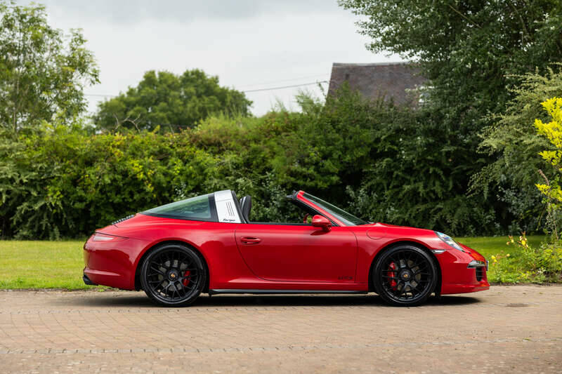 Immagine 5/50 di Porsche 911 Targa 4 GTS (2015)
