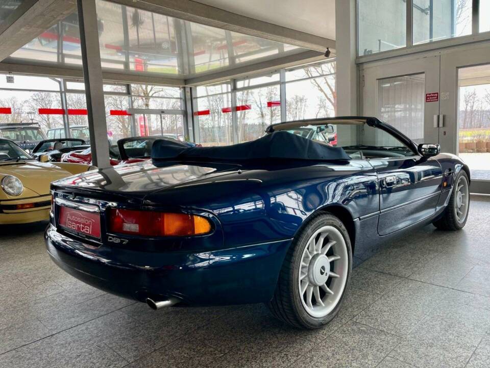 Immagine 10/20 di Aston Martin DB 7 Volante (1998)