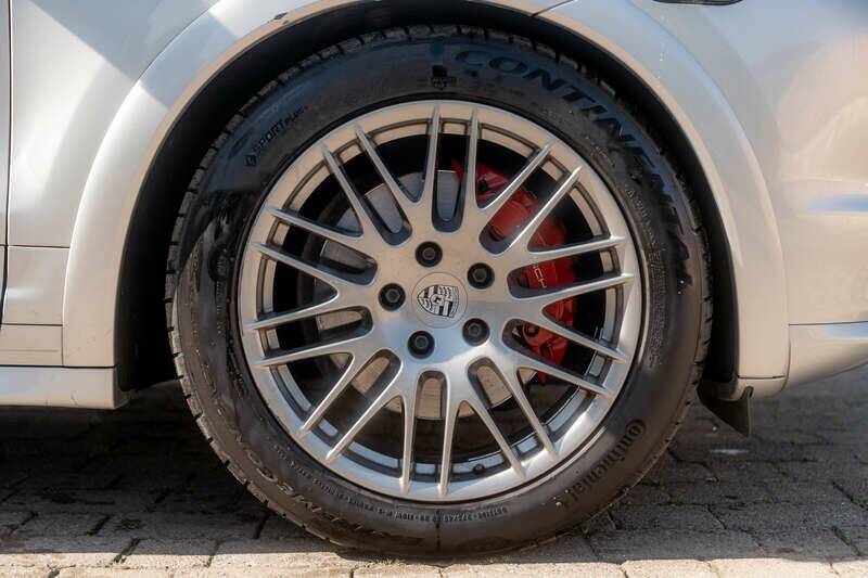 Image 34/50 de Porsche Cayenne GTS (2012)