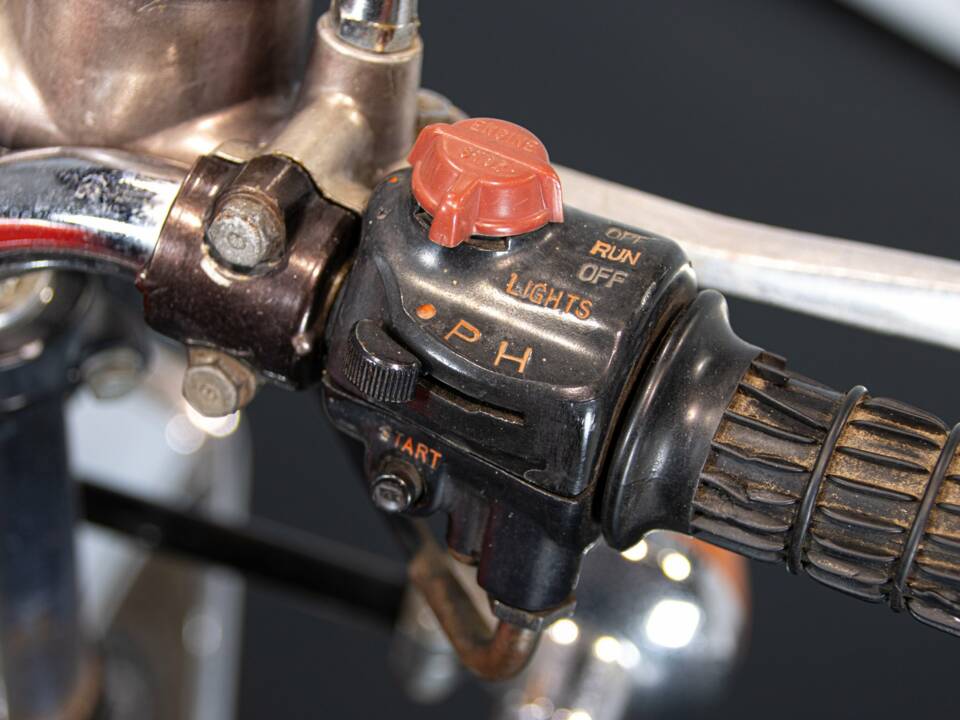 Bild 35/48 von Honda DUMMY (1975)