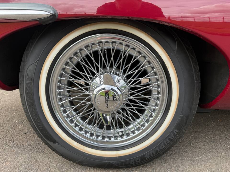 Immagine 25/29 di Jaguar E-Type (1970)