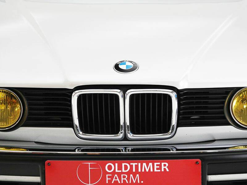 Immagine 13/15 di BMW 730i (1989)