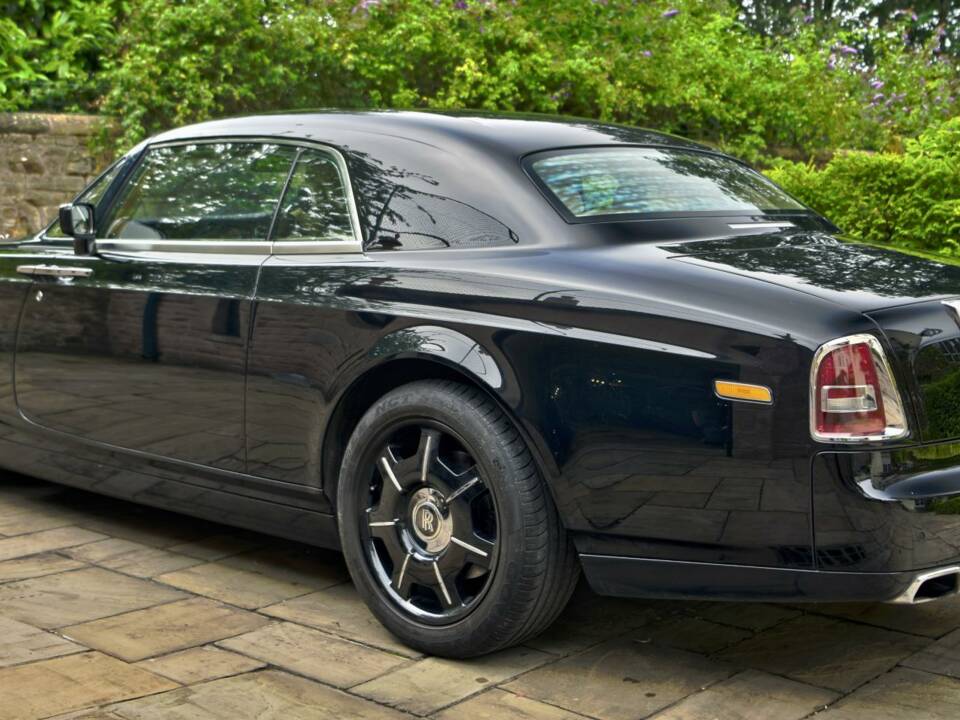 Immagine 16/50 di Rolls-Royce Phantom Coupé (2010)