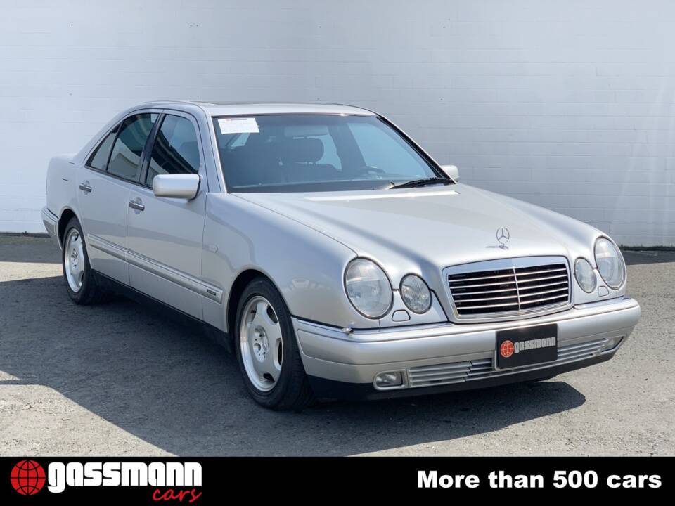 Image 3/15 of Mercedes-Benz E 320 (1998)