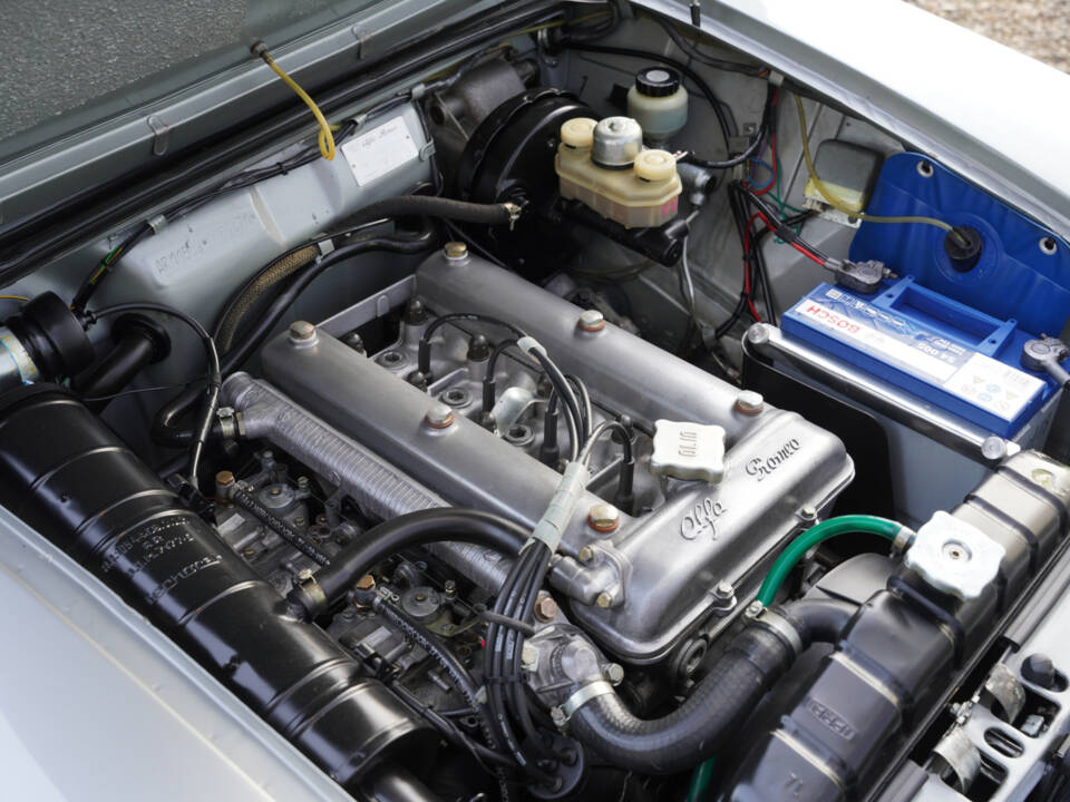 Imagen 15/50 de Alfa Romeo Giulia Nuova Super 1300 (1978)