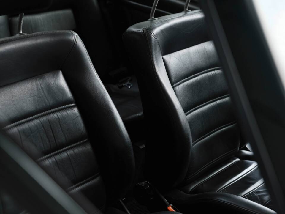 Image 27/36 of Volkswagen Golf Mk I Convertible 1.8 (1993)