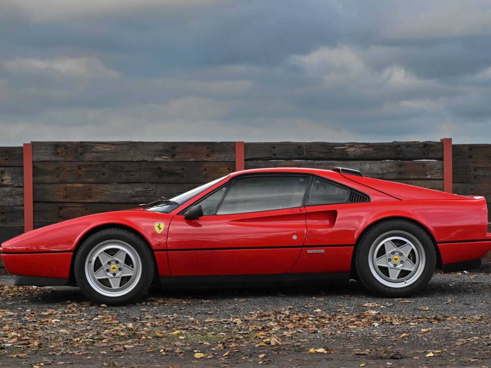 Imagen 2/28 de Ferrari 328 GTB (1989)