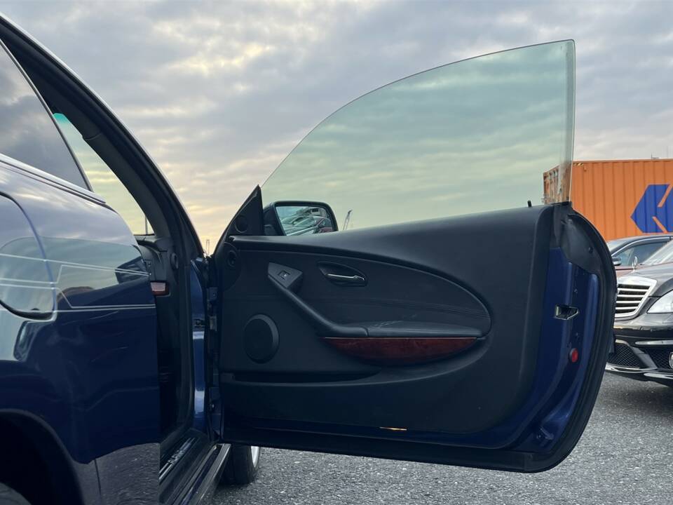 Image 21/55 of ALPINA B6 Coupé (2006)