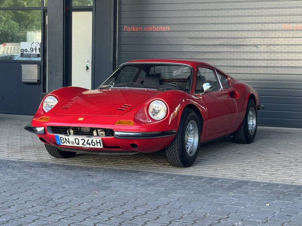 Image 4/35 of Ferrari Dino 246 GT (1968)