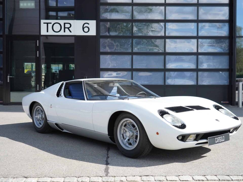 Afbeelding 71/74 van Lamborghini Miura P 400 (1968)