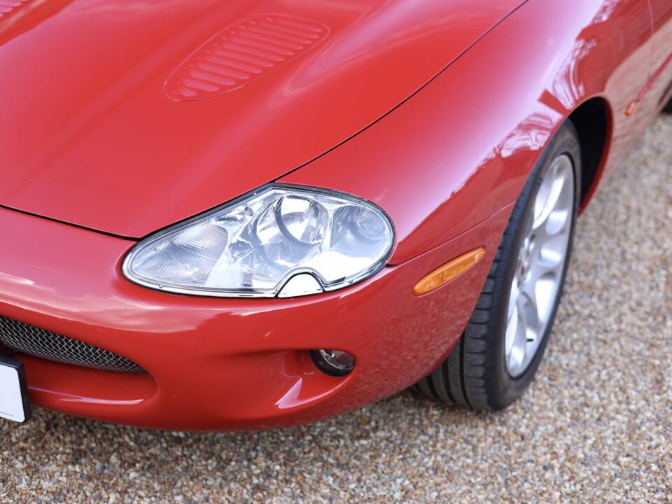 Image 11/50 de Jaguar XKR (2000)