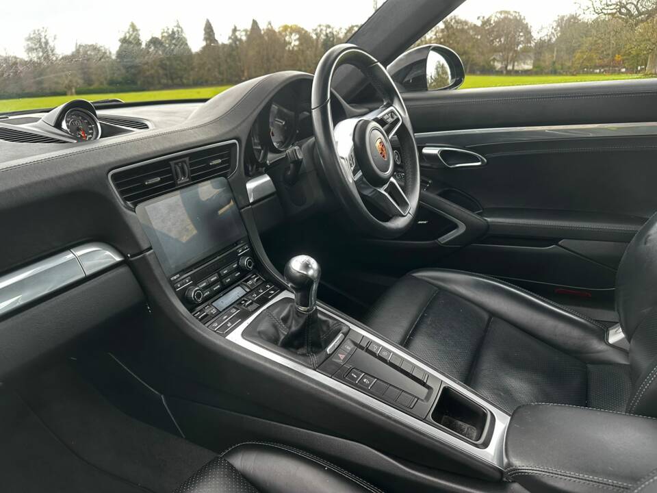 Image 37/42 of Porsche 911 Carrera S (2018)