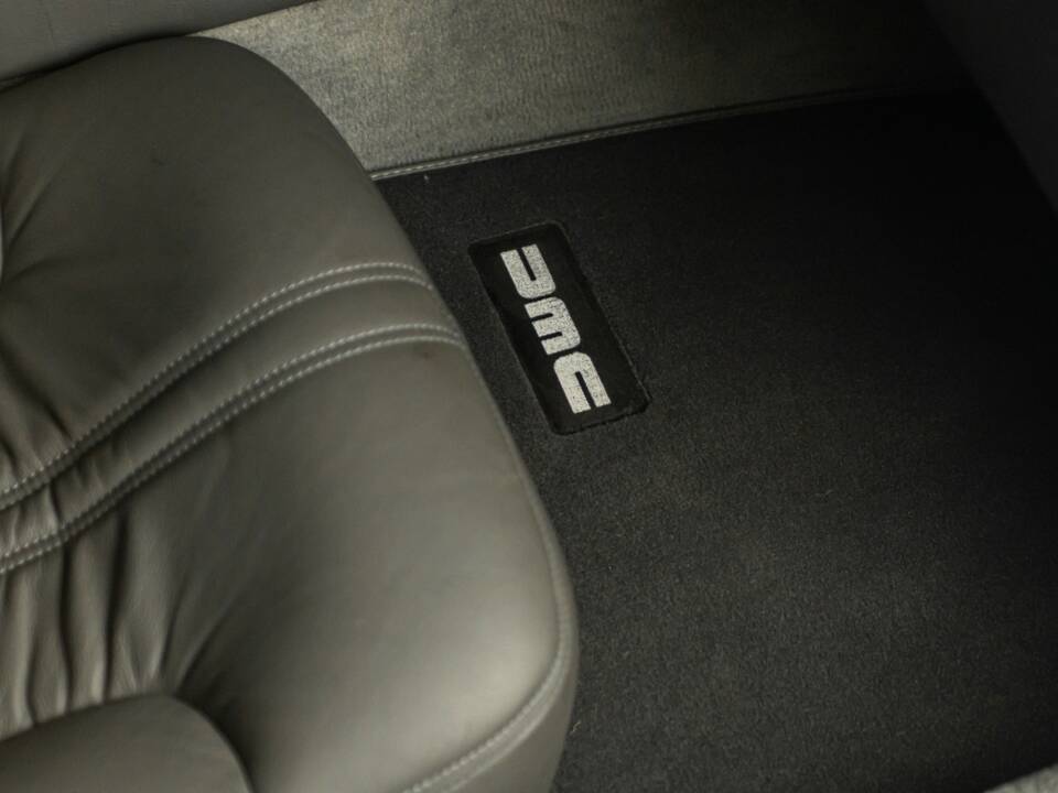 Image 40/66 of DeLorean DMC-12 (1981)