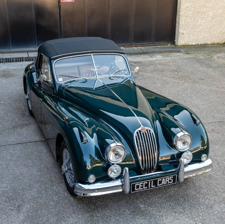 Image 8/41 of Jaguar XK 140 DHC (1955)