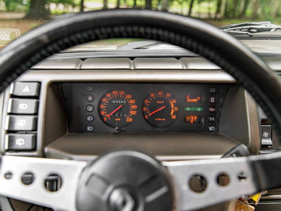 Image 43/49 of Renault R 5 Turbo 2 (1984)