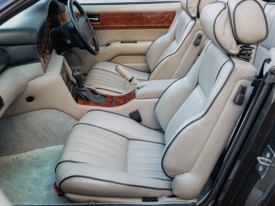 Imagen 50/50 de Aston Martin Virage Volante (1994)