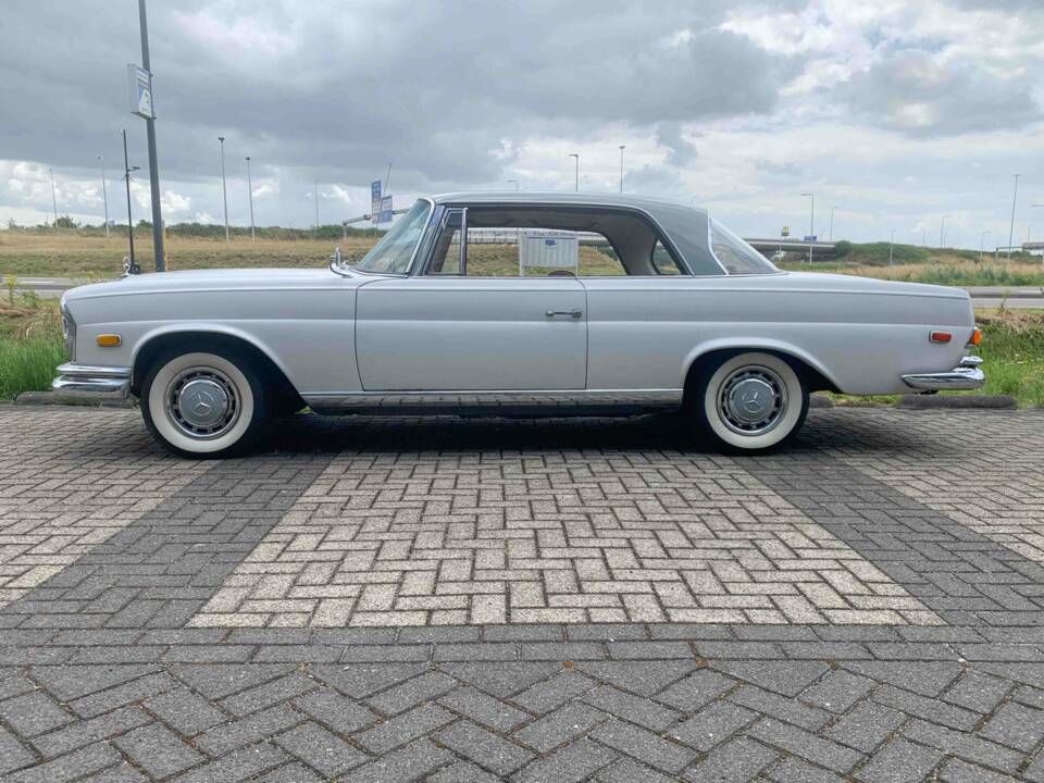 Imagen 8/8 de Mercedes-Benz 220 SE b (1963)