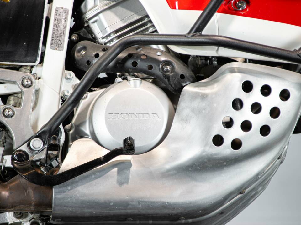 Image 23/50 of Honda DUMMY (1990)