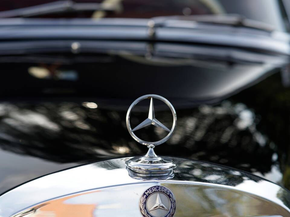 Immagine 11/35 di Mercedes-Benz 220 SE (1960)