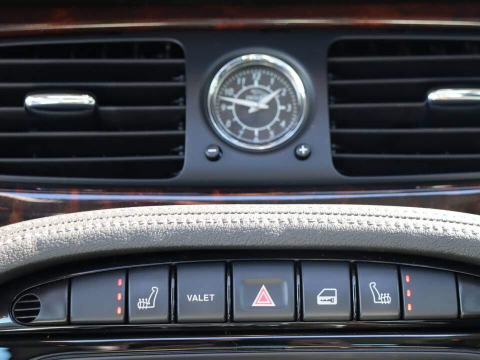 Image 31/50 of Jaguar XJ 8 4.2 (2004)