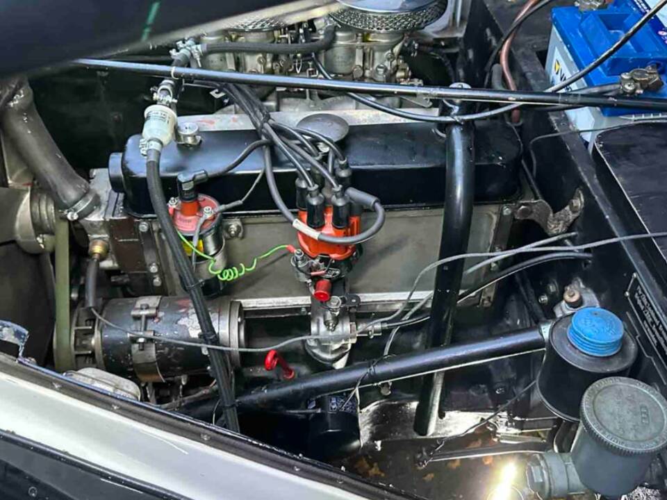 Image 6/6 of BMW 327 (1941)