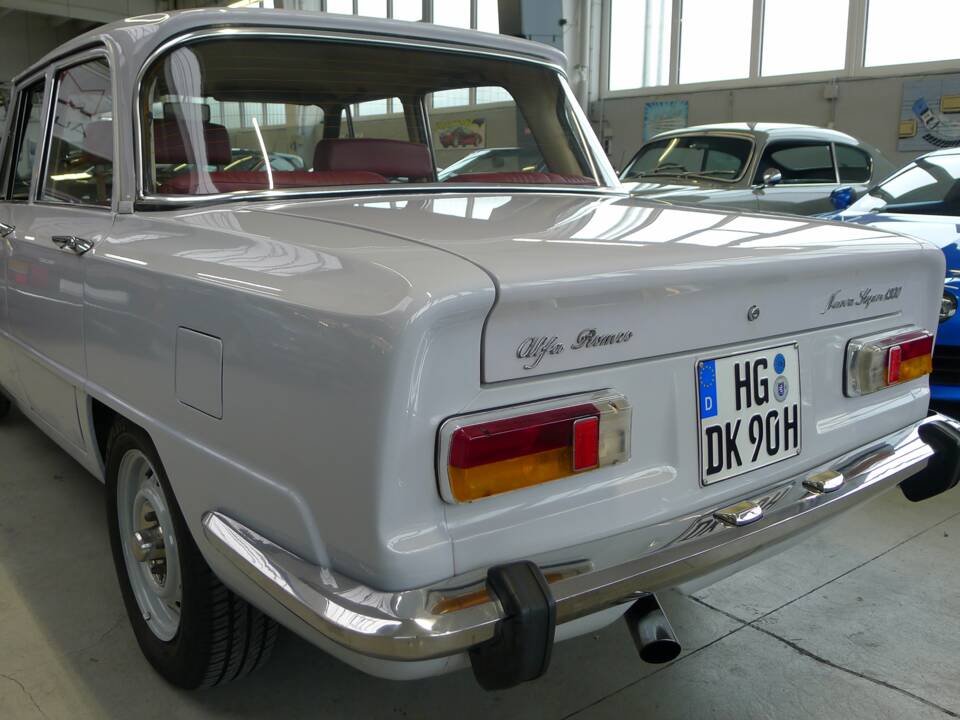 Image 29/34 of Alfa Romeo Giulia Nuova Super 1600 (1974)