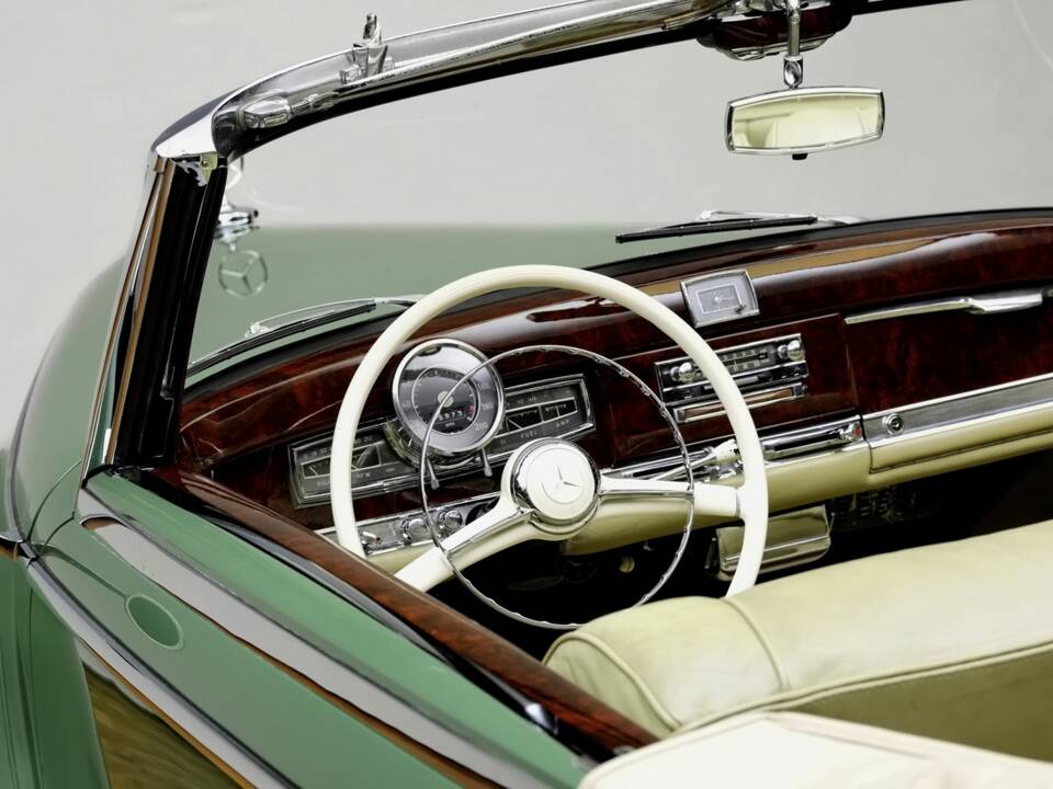 Bild 17/25 von Mercedes-Benz 300 S Roadster (1954)