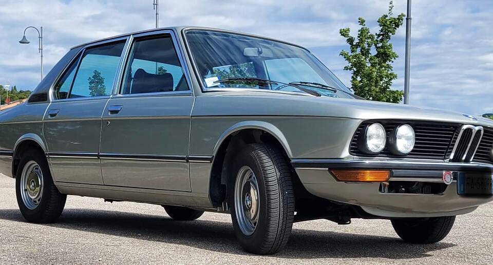 Imagen 2/11 de BMW 520 (1974)