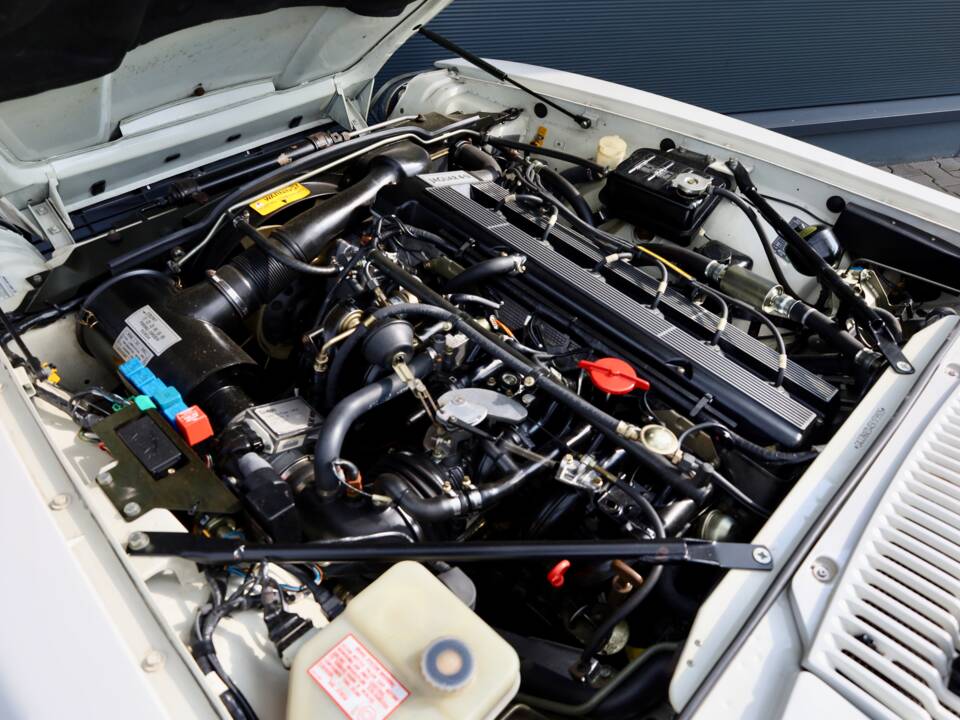Image 17/29 of Jaguar XJS 4.0 (1991)