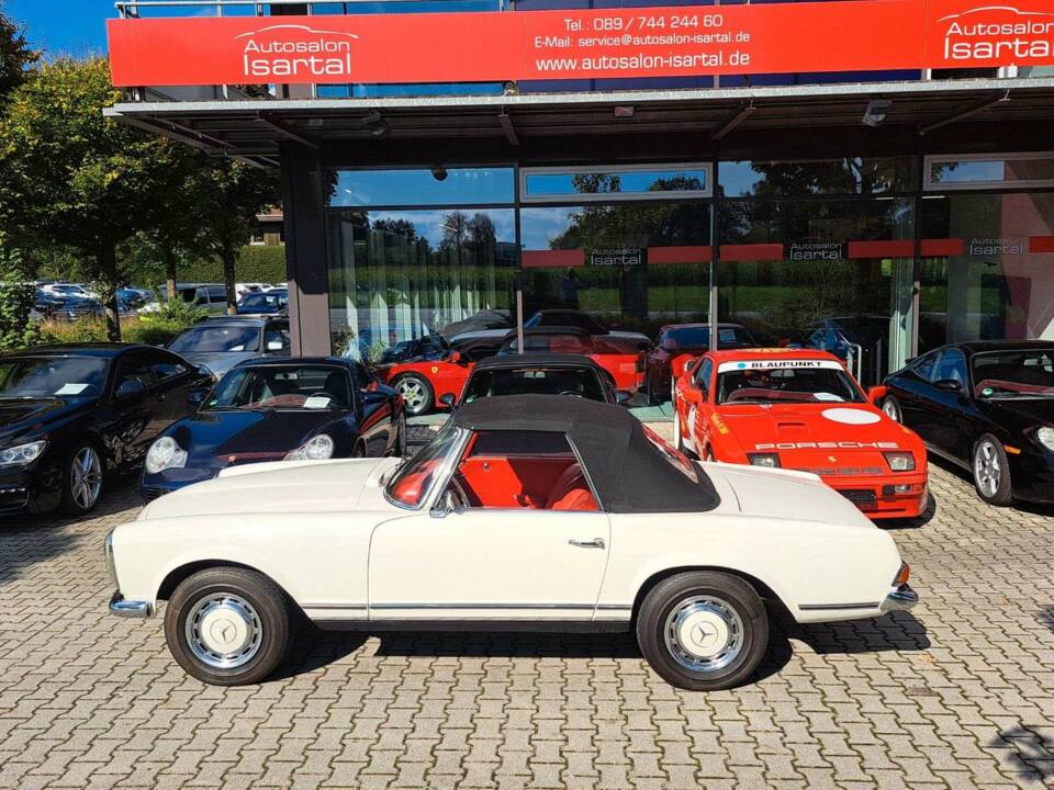Image 10/26 of Mercedes-Benz 250 SL (1967)