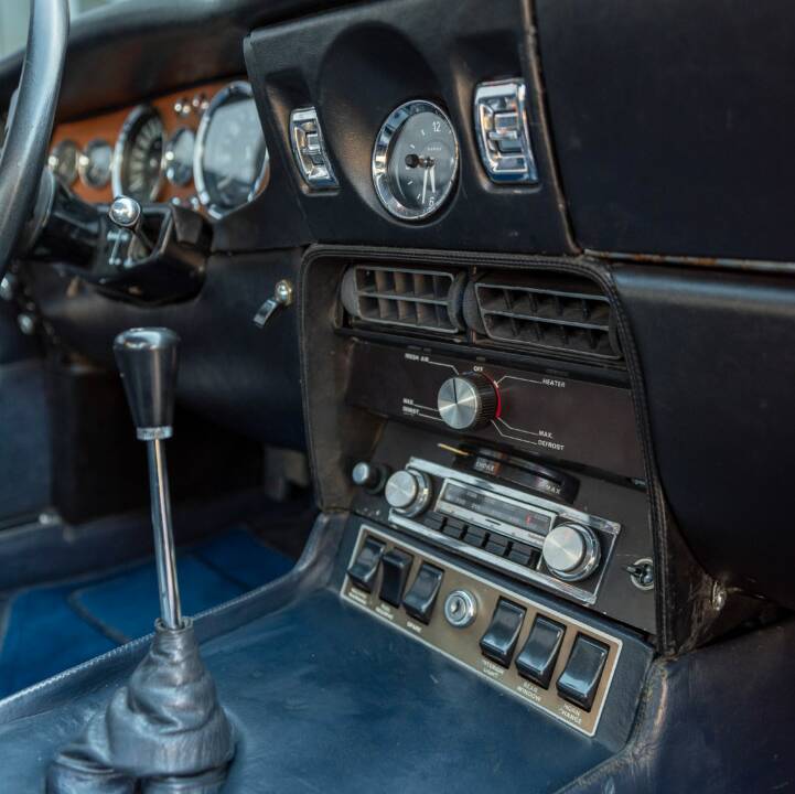 Immagine 39/50 di Aston Martin DBS Vantage (1969)