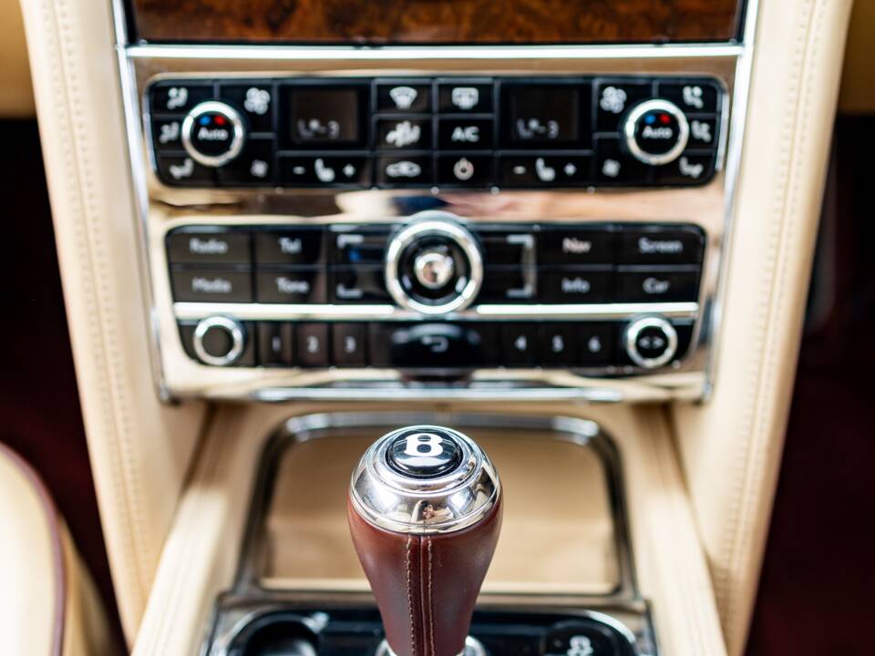 Immagine 48/50 di Bentley Mulsanne (2011)