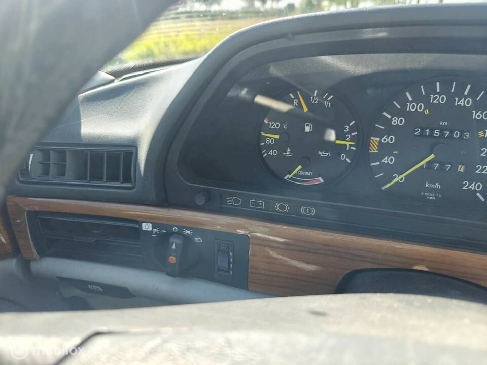 Bild 25/39 von Mercedes-Benz 500 SEL (1981)