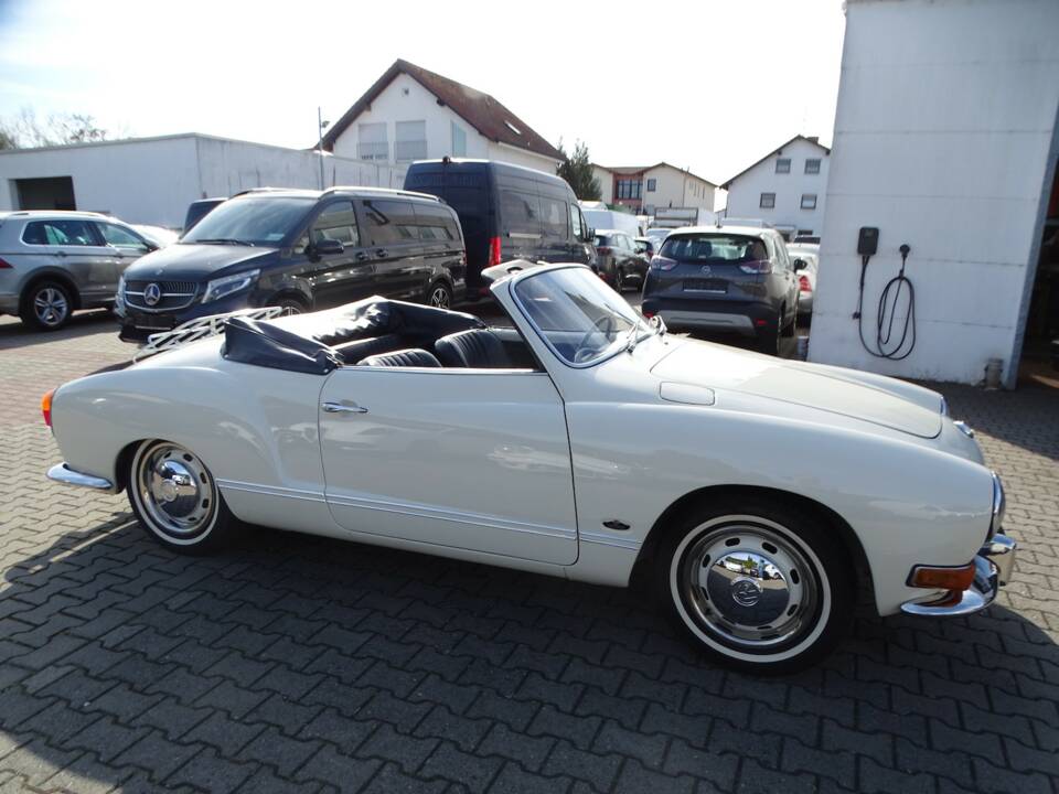 Image 4/26 de Volkswagen Karmann Ghia 1600 (1971)