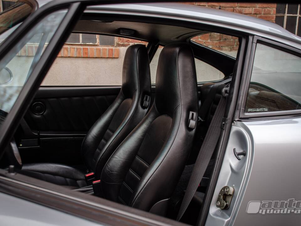 Bild 12/20 von Porsche 911 Carrera 4 (1991)