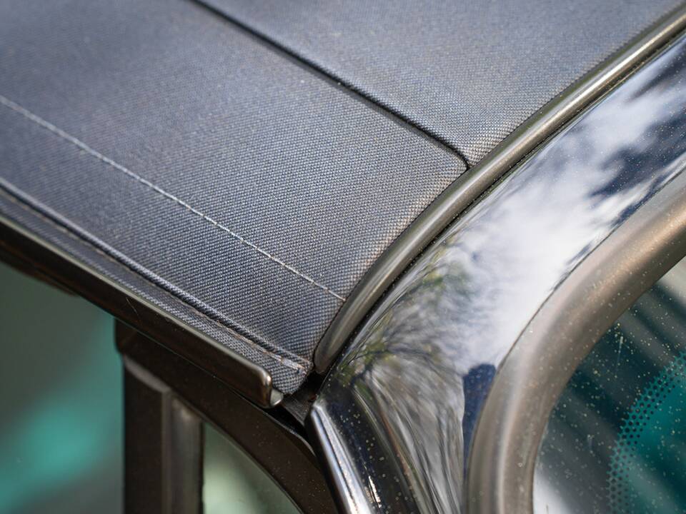 Immagine 41/47 di Porsche 911 Carrera (1994)