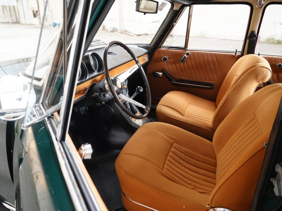 Image 16/83 of Alfa Romeo 1750 Berlina (1970)