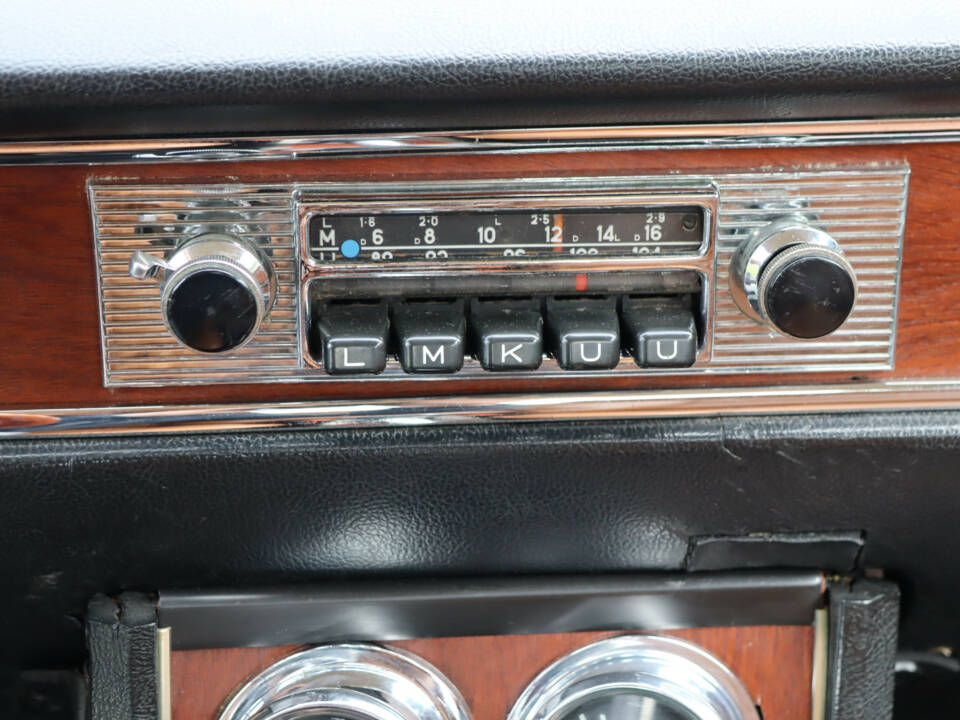 Image 22/50 of Alfa Romeo 1750 GT Veloce (1971)