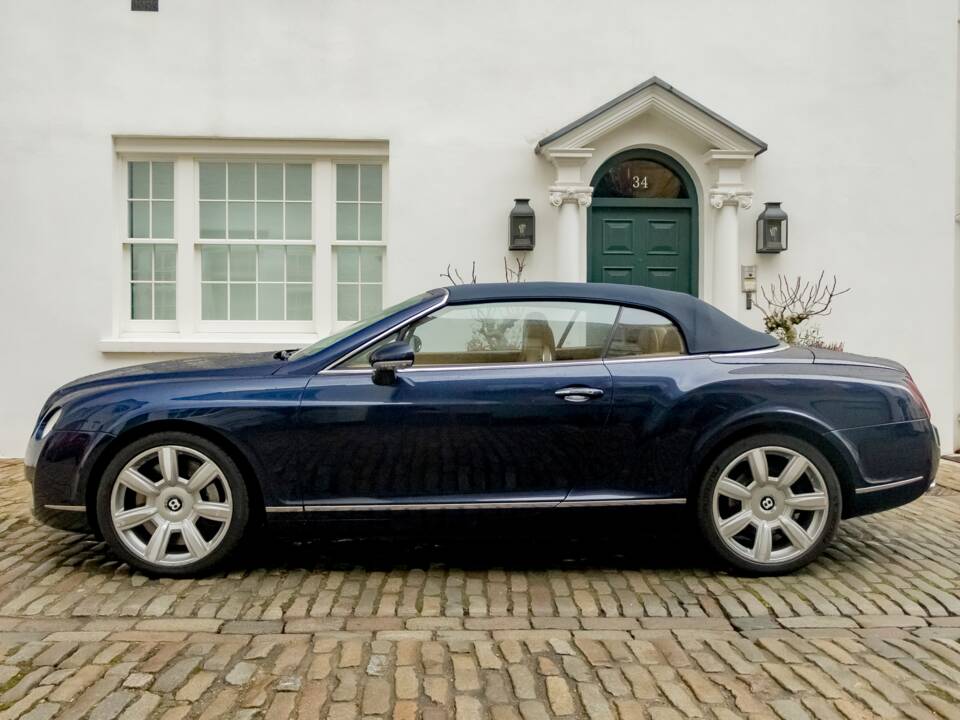 Imagen 15/33 de Bentley Continental GTC (2007)
