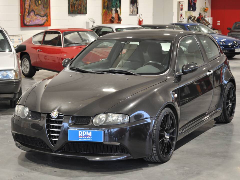 Image 2/27 of Alfa Romeo 147 3.2 GTA (2002)